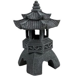 Pagoda Solar Garden Lantern